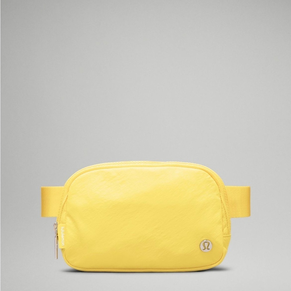 NEW LULULEMON BELT BAG UTILITY YELLOW